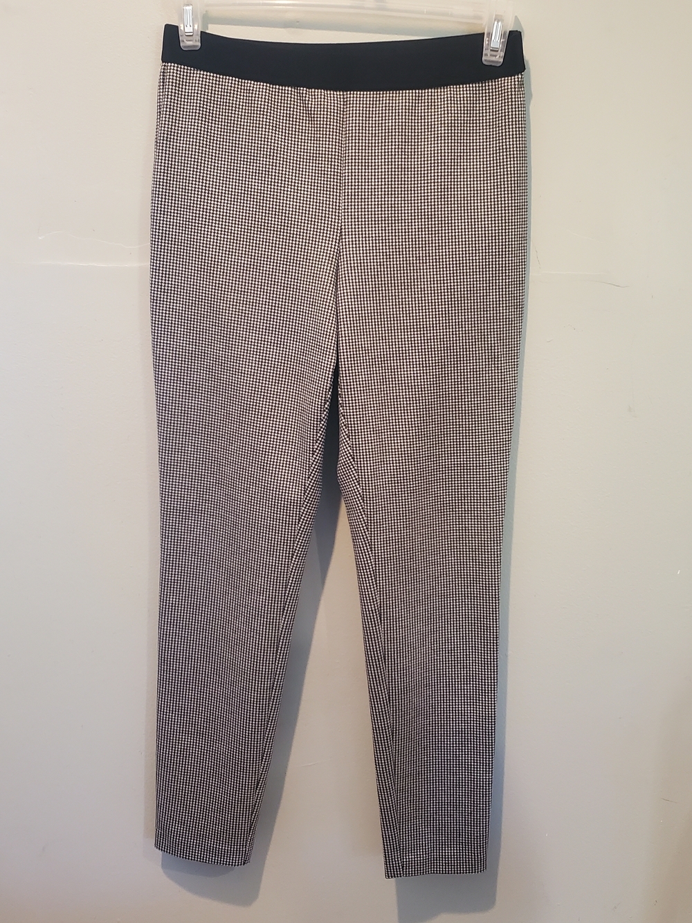 Talbots Soho Black & White Houndstooth Ankle Pants. Classic Comfort